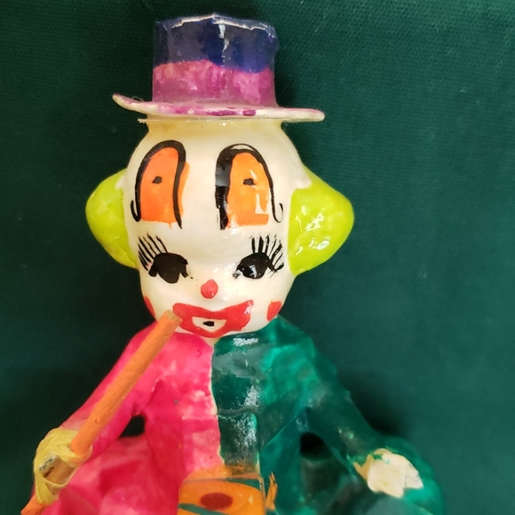 Two Paper Mache Clowns - Picture 4 of 8